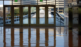 Picture of hallway inside Tampa International Airport.  Find more digital photography tips, dslr camera lessons and artistic photo galleries at www.FreePhotoCourse.com.  © 2011, all rights reserved.  