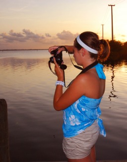 Using Gold Reflector & Fill Flash for Sunset Portraits -© 2010, FreePhotoCourse.com, all rights reserved 