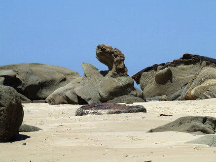 Picture of strange rock formation at Swansea Heads, New South Wales, Australia. Find more digital photography tips, dslr camera lessons and artistic photo galleries at www.FreePhotoCourse.com.  © 2011, all rights reserved. 